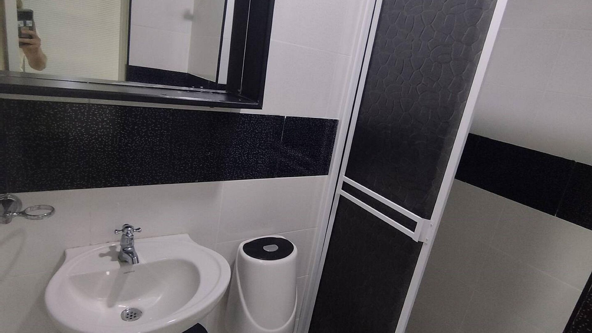 Hotel Bm-17 Cerca Al Mar Con Aire Acondicionada Y Wifi