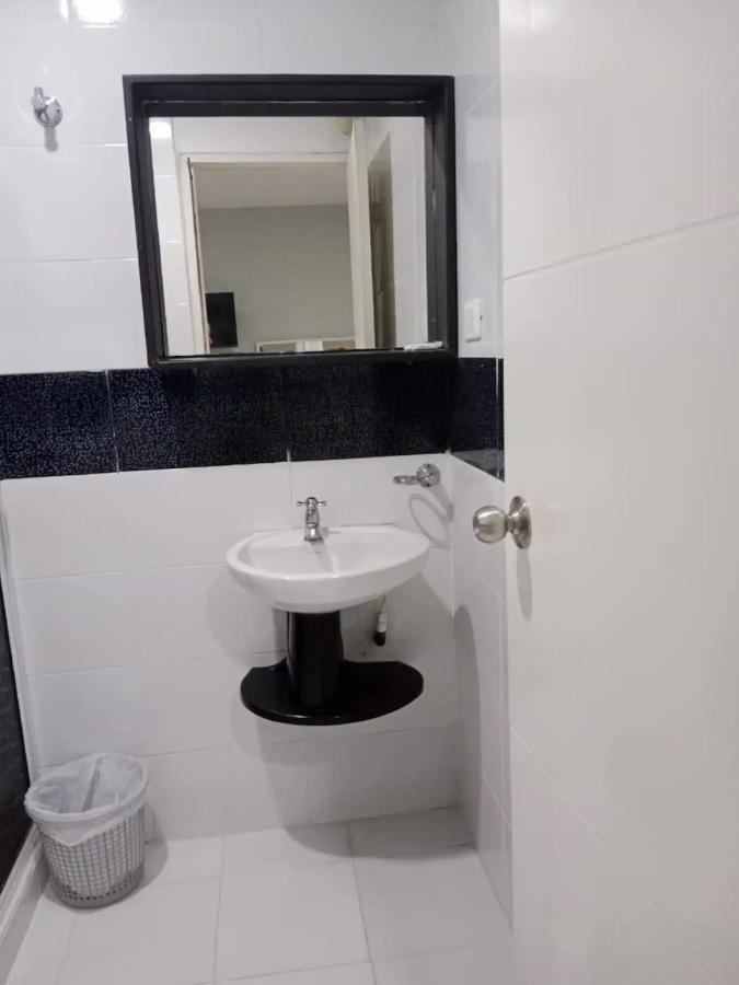 Hotel Bm-17 Cerca Al Mar Con Aire Acondicionada Y Wifi *