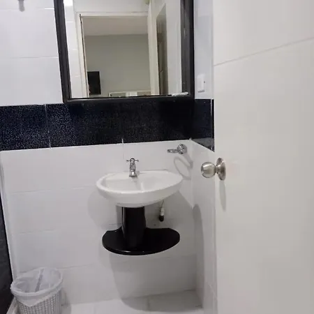 Hotel Bm-17 Cerca Al Mar Con Aire Acondicionada Y Wifi *