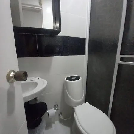Hotel Bm-17 Cerca Al Mar Con Aire Acondicionada Y Wifi